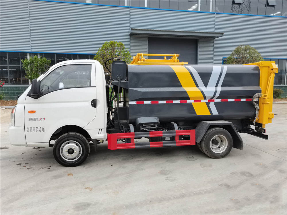凯马瑞航4.5方蓝牌侧装压缩垃圾车