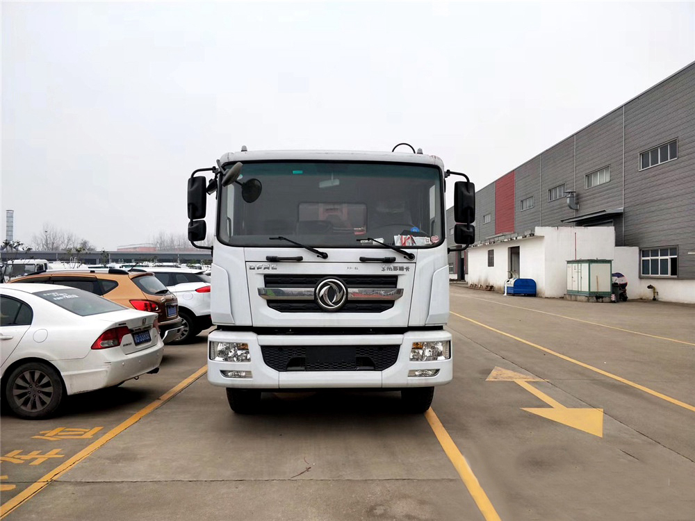东风D9 12方压缩垃圾车