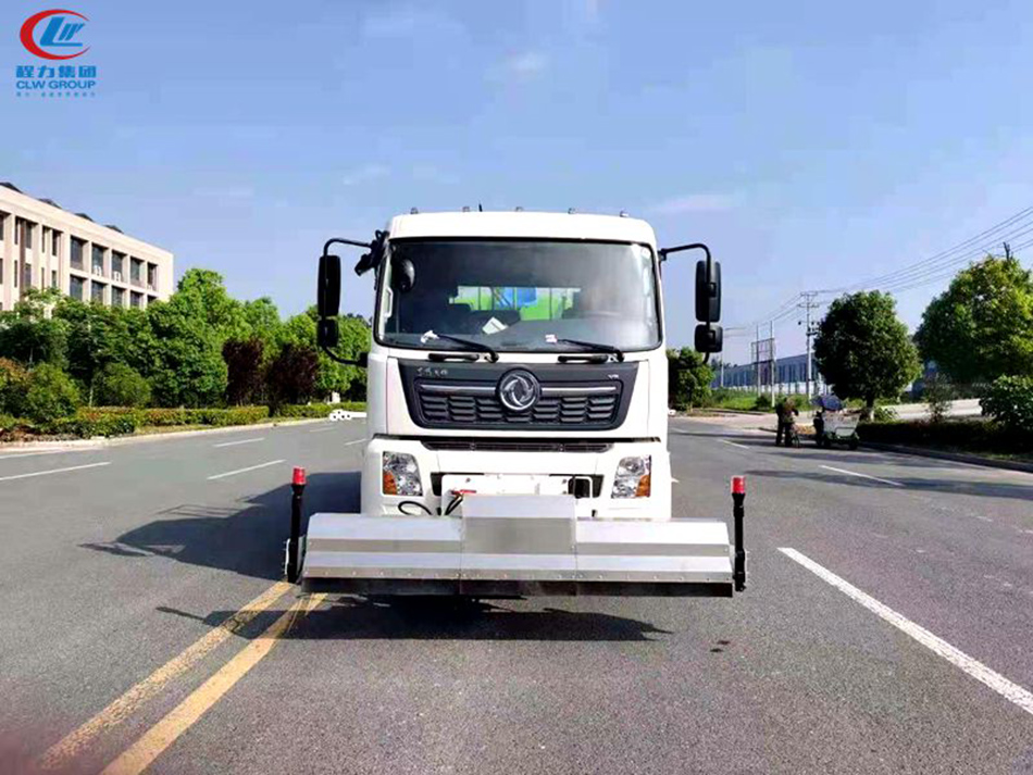路面高压冲洗养护车