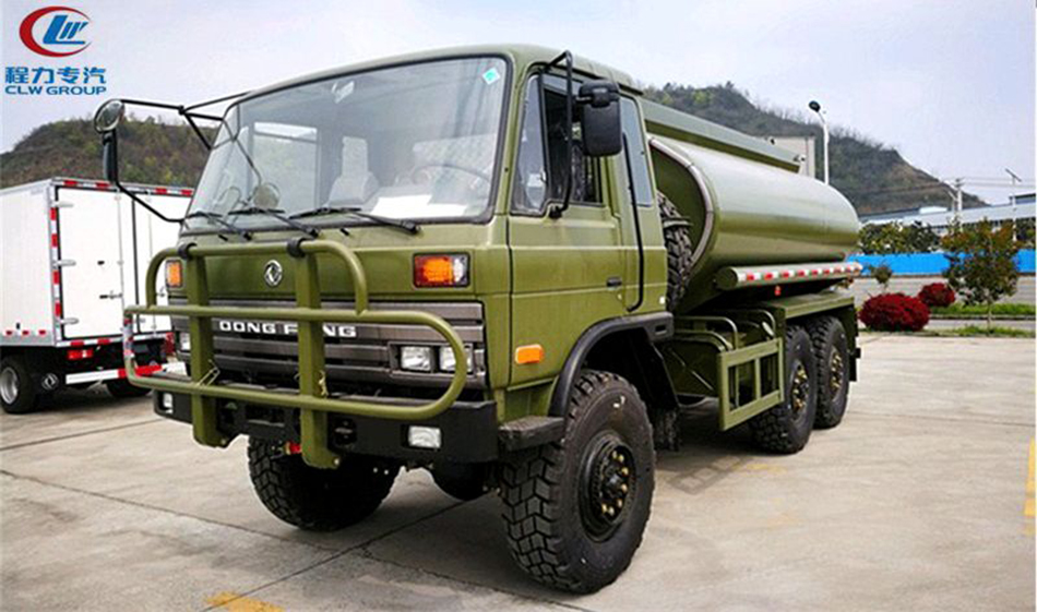 越野洒水车