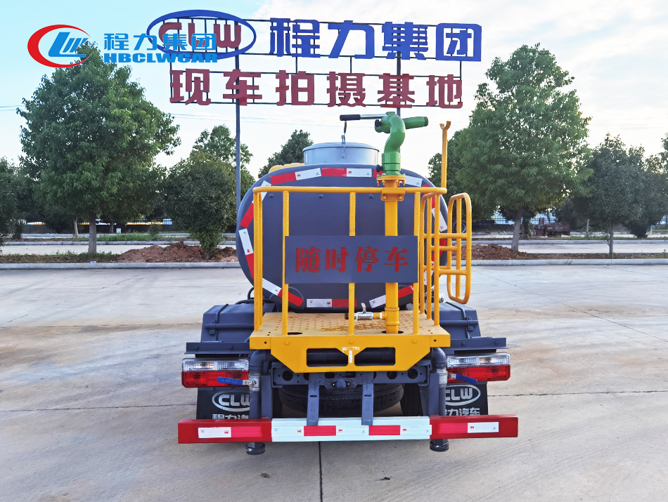 东风途逸2.5方洒水车