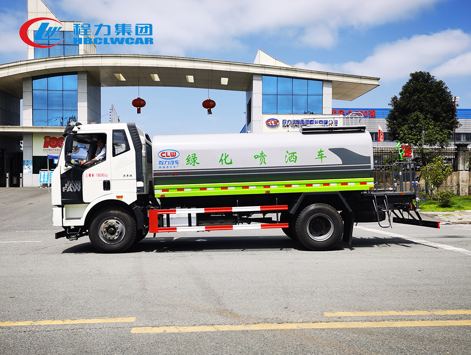 12方解放洒水车