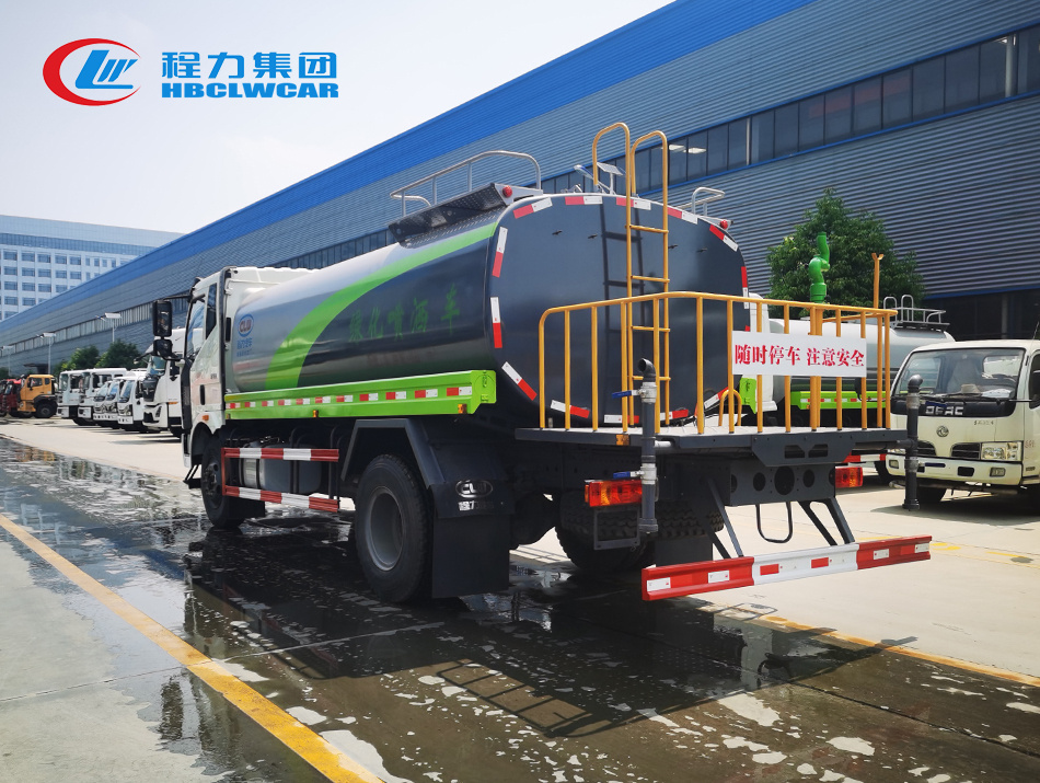 15方解放洒水车