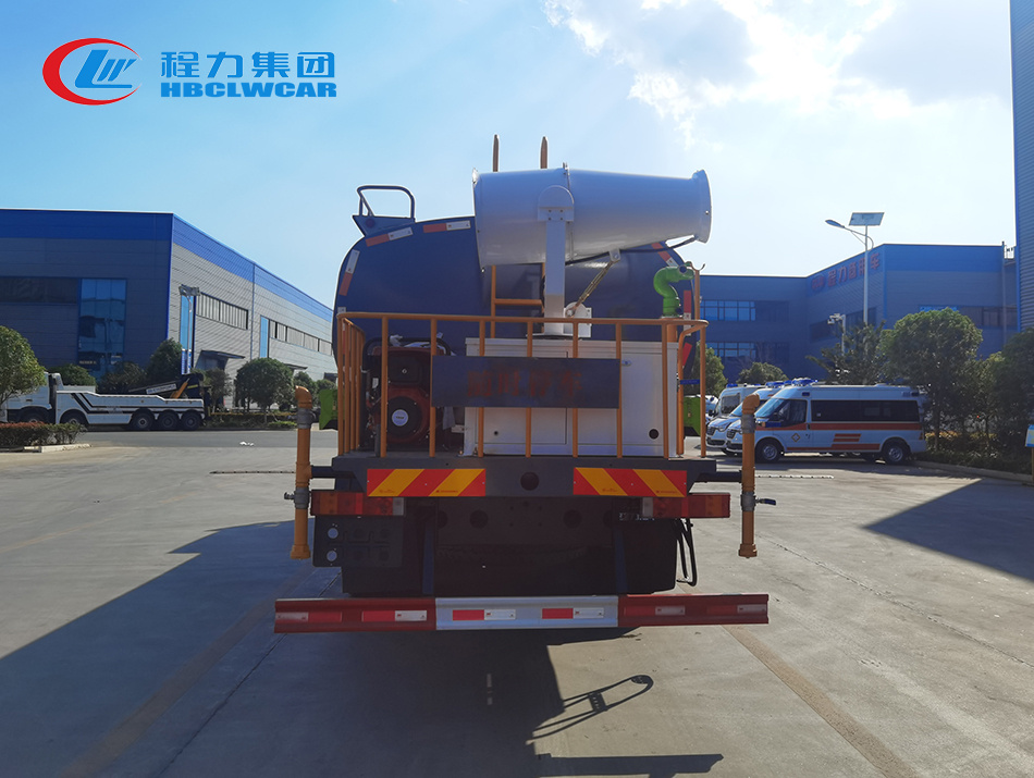 18方东风华神T5洒水车
