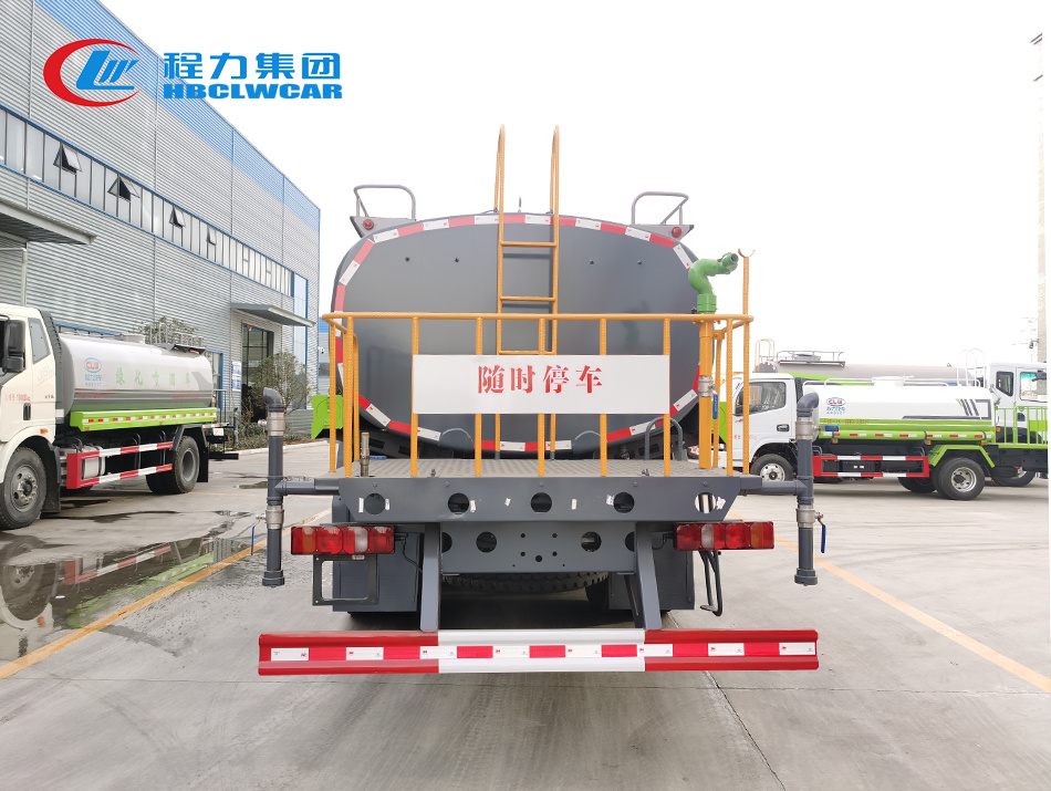 18-20方重汽后双桥洒水车