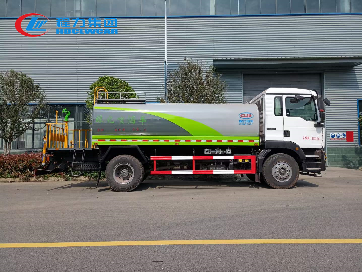 重汽汕德卡12方洒水车