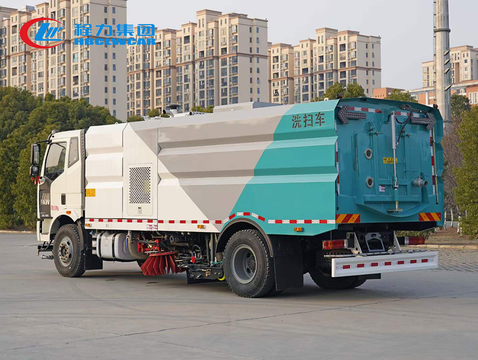 解放J6洗扫车