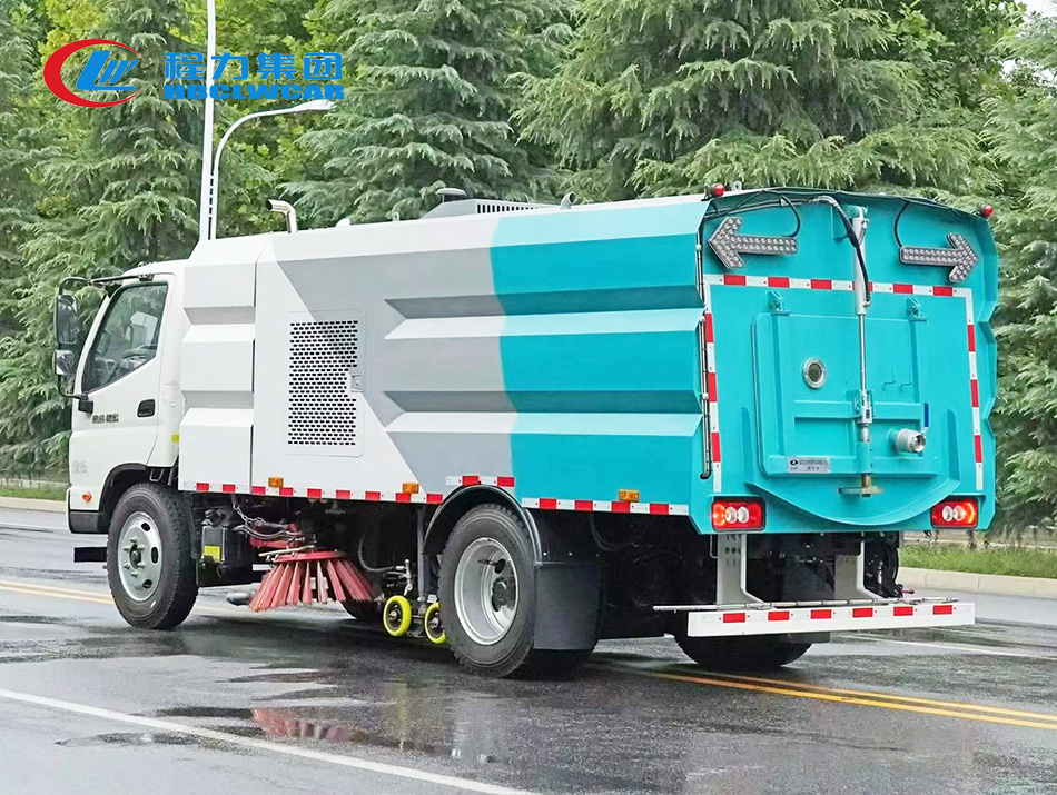 福田奥铃9方洗扫车