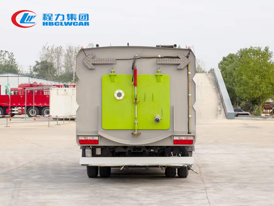 东风小福瑞卡洗扫车