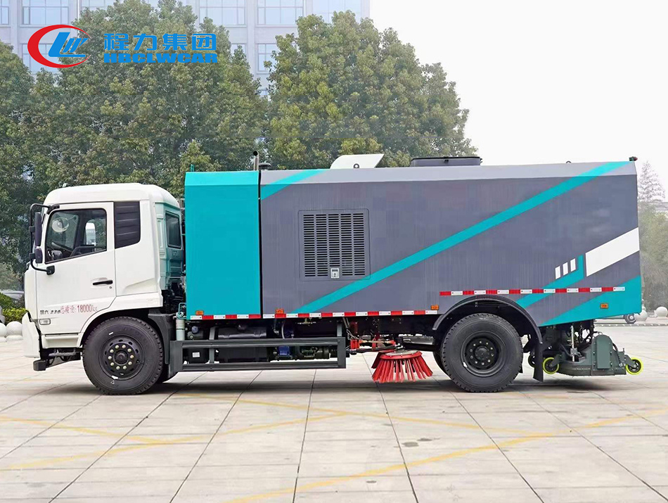 东风天锦干湿两用吸尘车