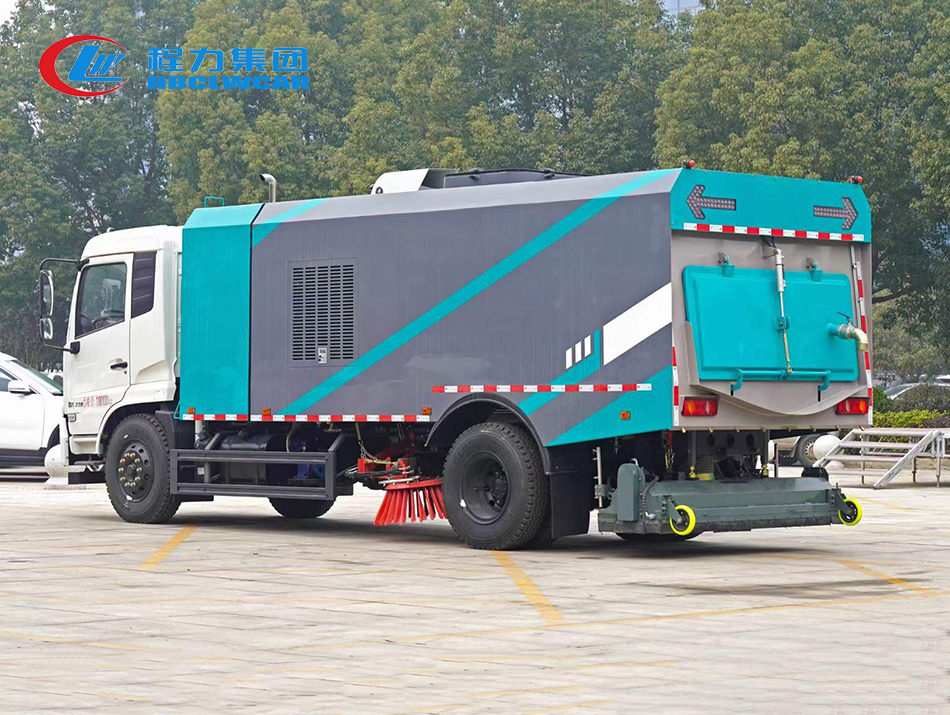 东风天锦干湿两用吸尘车