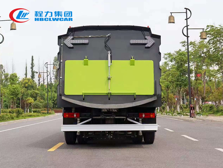 东风天锦12方扫路车