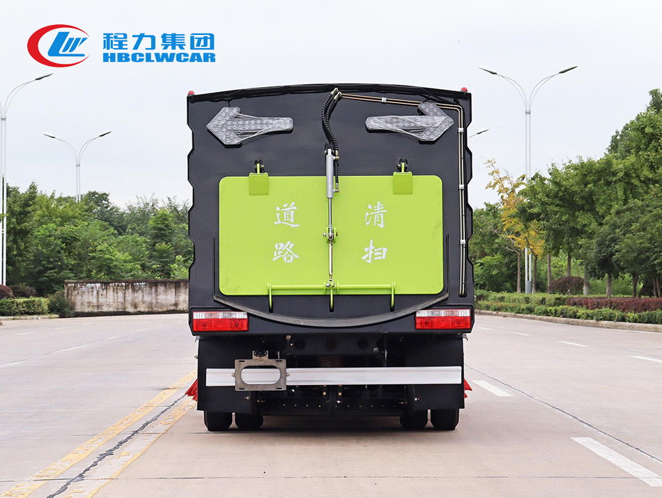 东风小多利卡扫路车