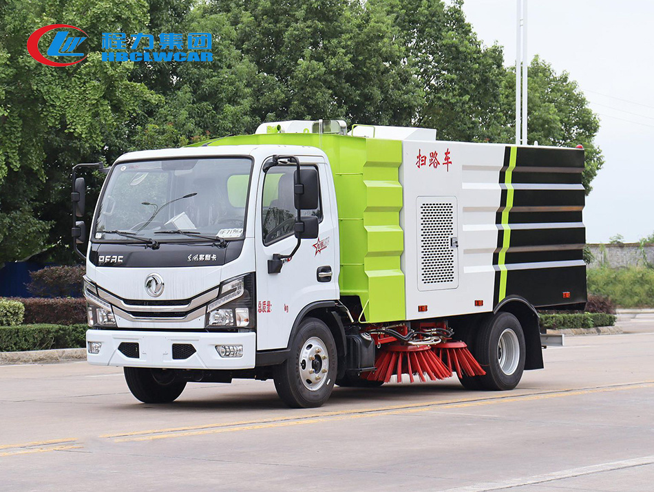 东风小多利卡扫路车