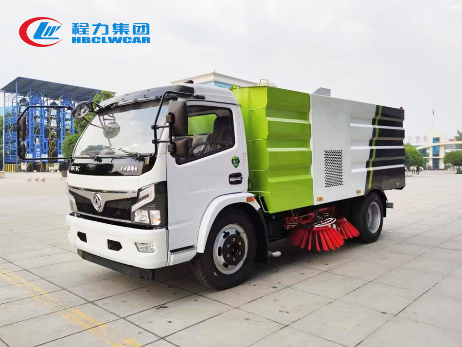 东风大福瑞卡扫路车