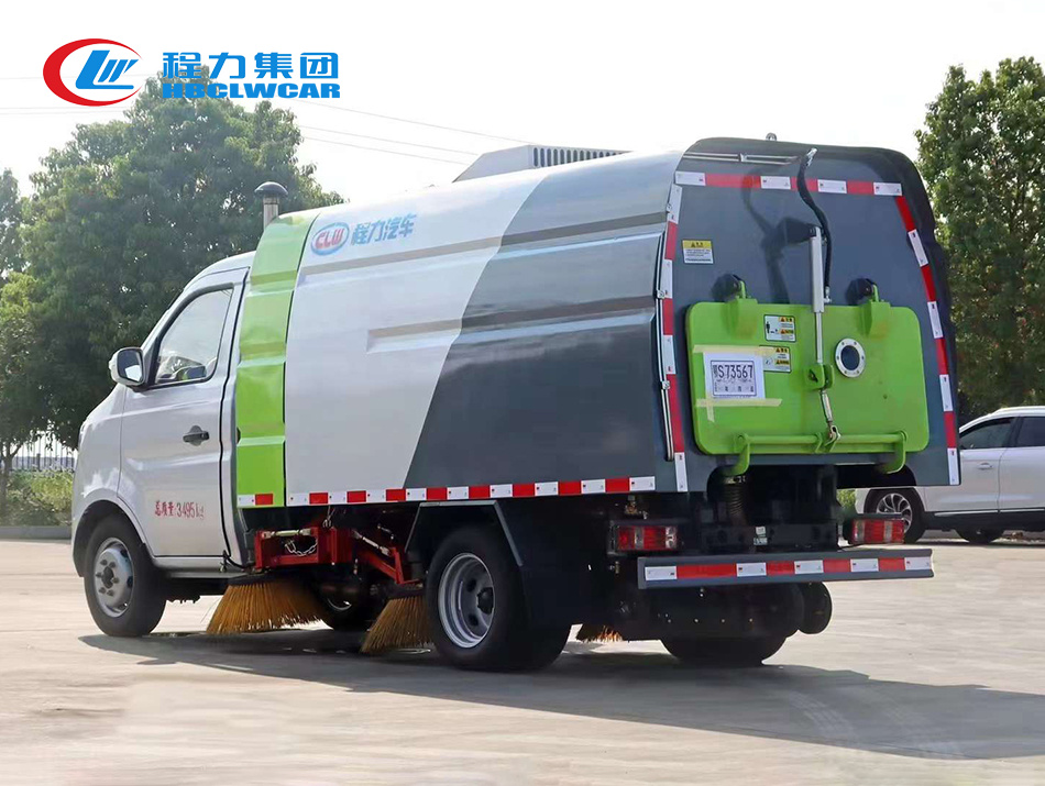 长安2方蓝牌扫路车