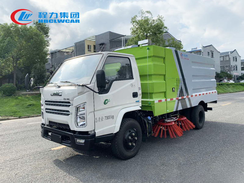 江铃顺达扫路车
