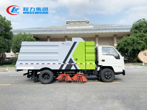 江铃顺达扫路车