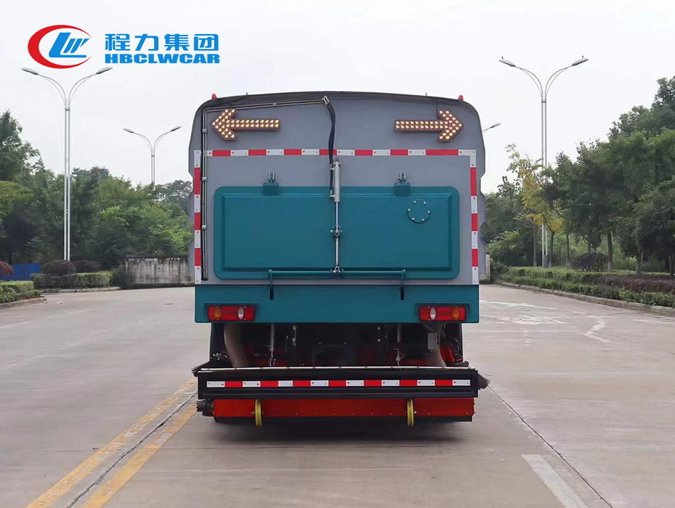 东风天锦吸尘车2方水8方尘
