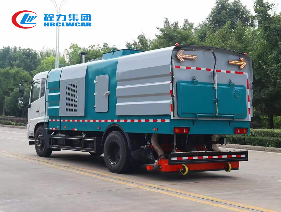 东风天锦吸尘车2方水8方尘
