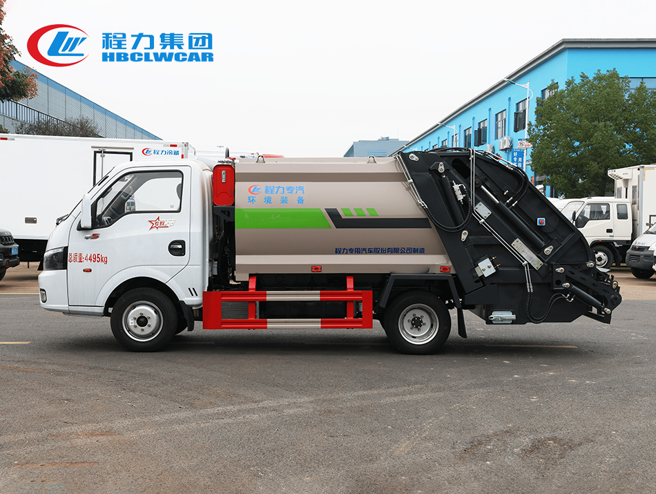 东风途逸4方压缩垃圾车