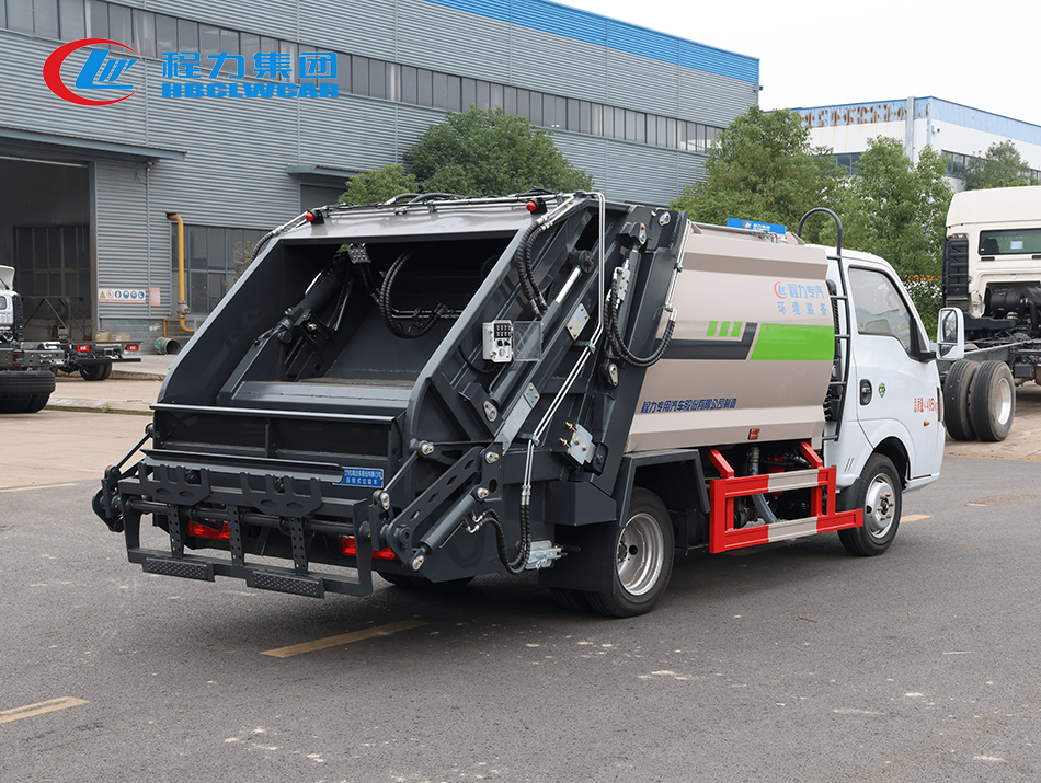 东风途逸4方压缩垃圾车