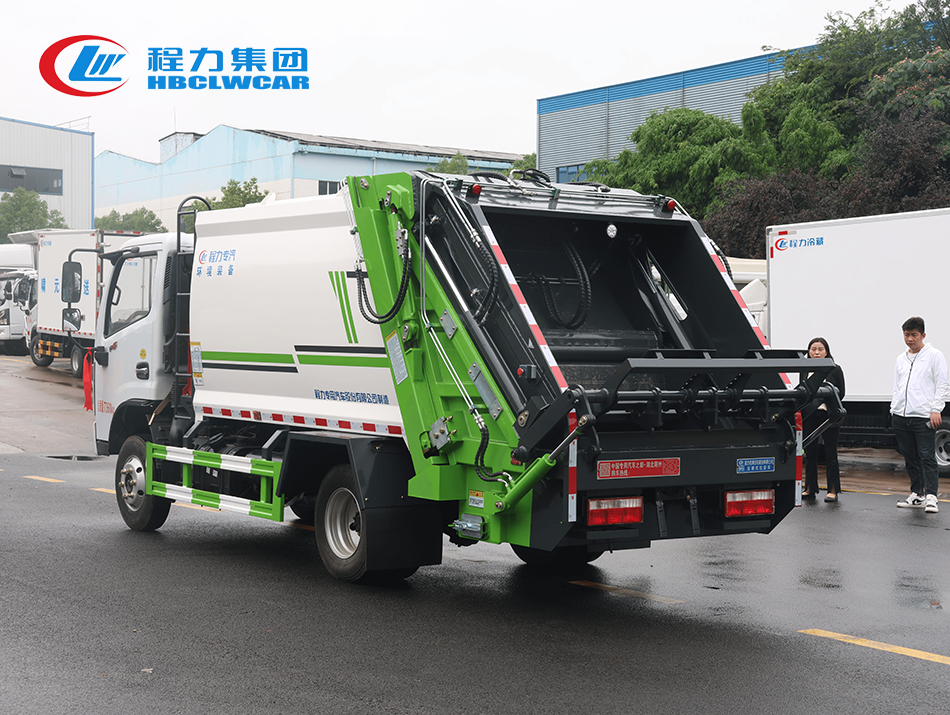 东风福瑞卡6方压缩垃圾车