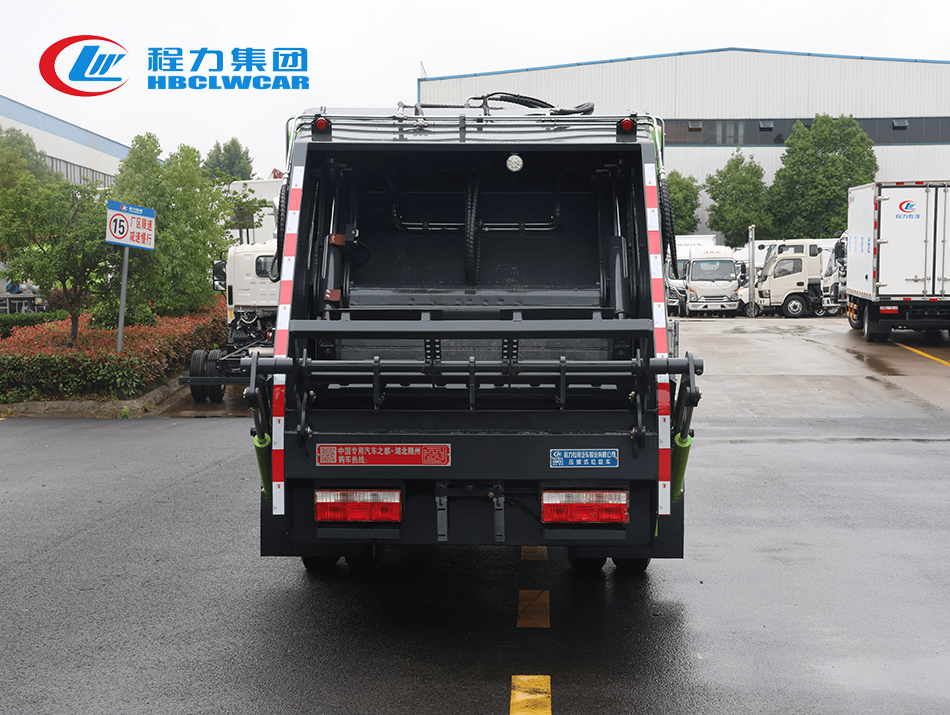 东风福瑞卡6方压缩垃圾车