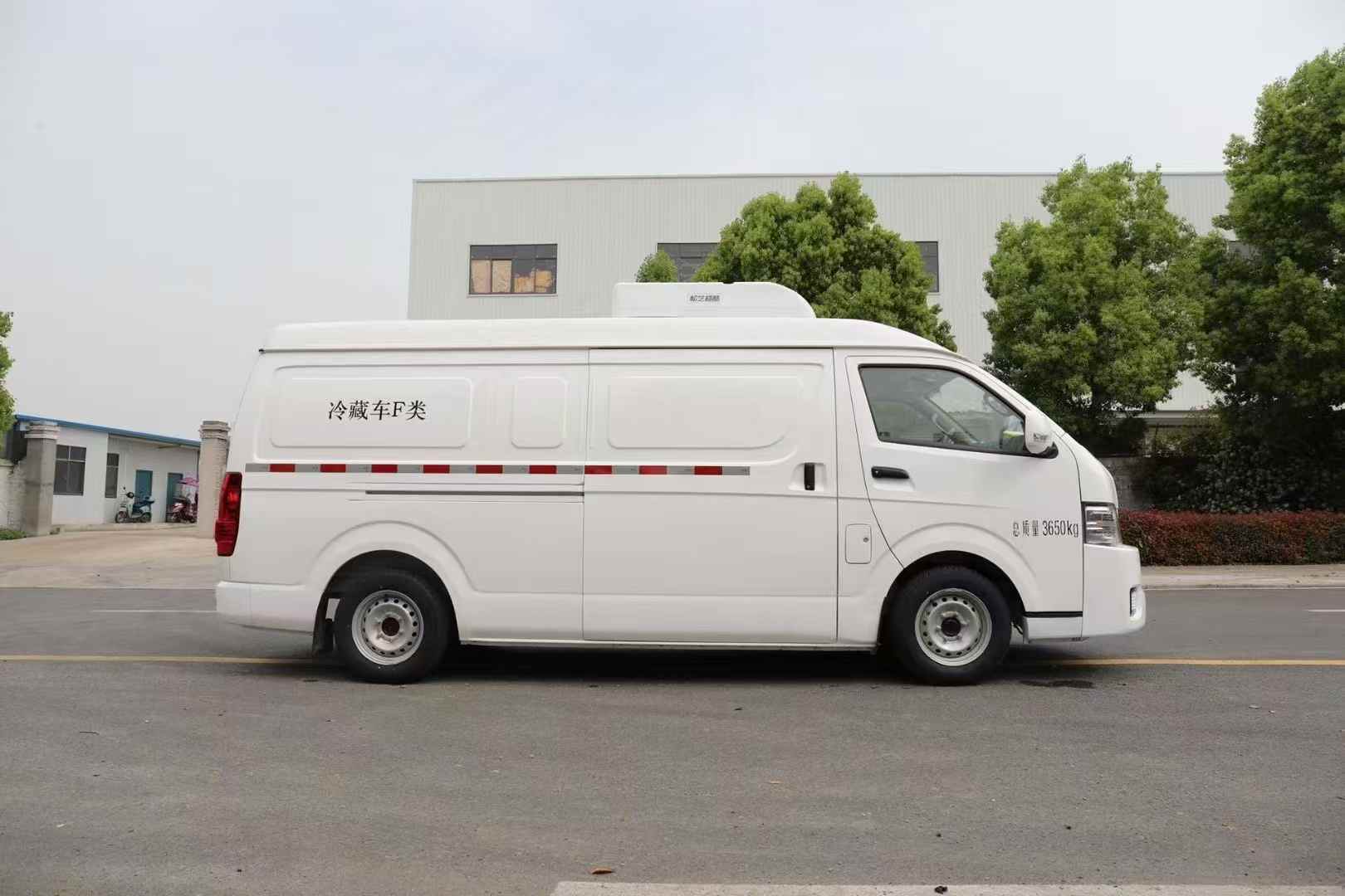 吉利E6纯电动面包冷藏车