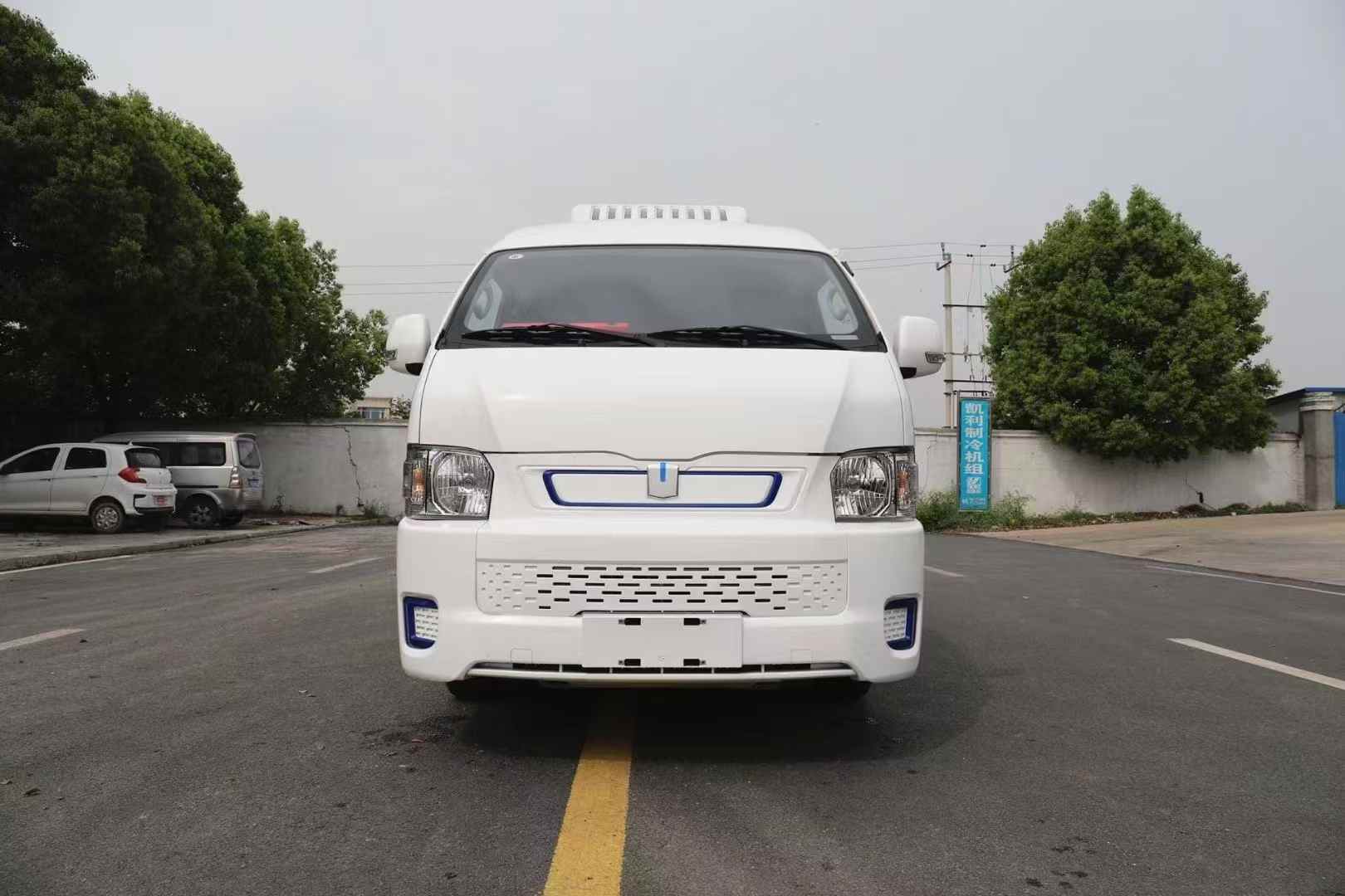 吉利E6纯电动面包冷藏车