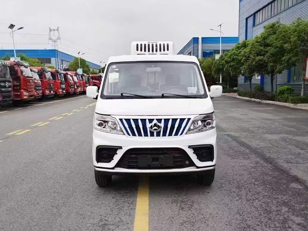 长安睿行EM80纯电动面包冷藏车
