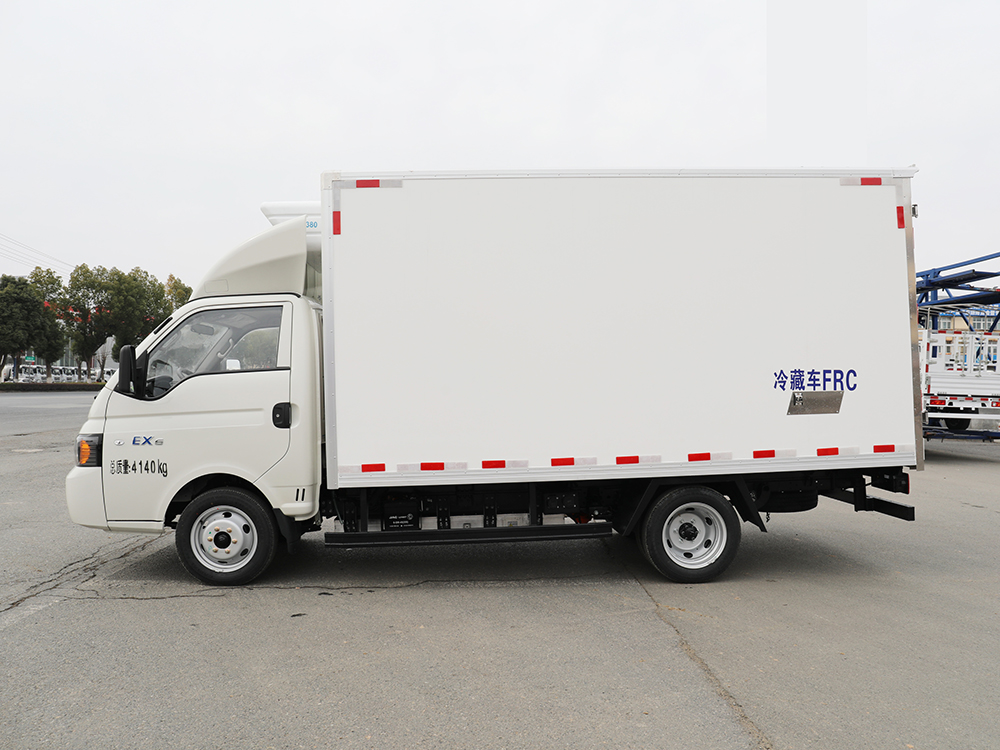 江淮恺达EX6纯电动64度双胎冷藏车