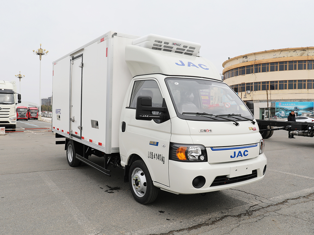 江淮恺达EX6纯电动64度双胎冷藏车