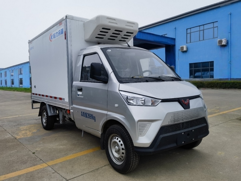 五菱冰宝纯电动2.8米微卡冷藏车