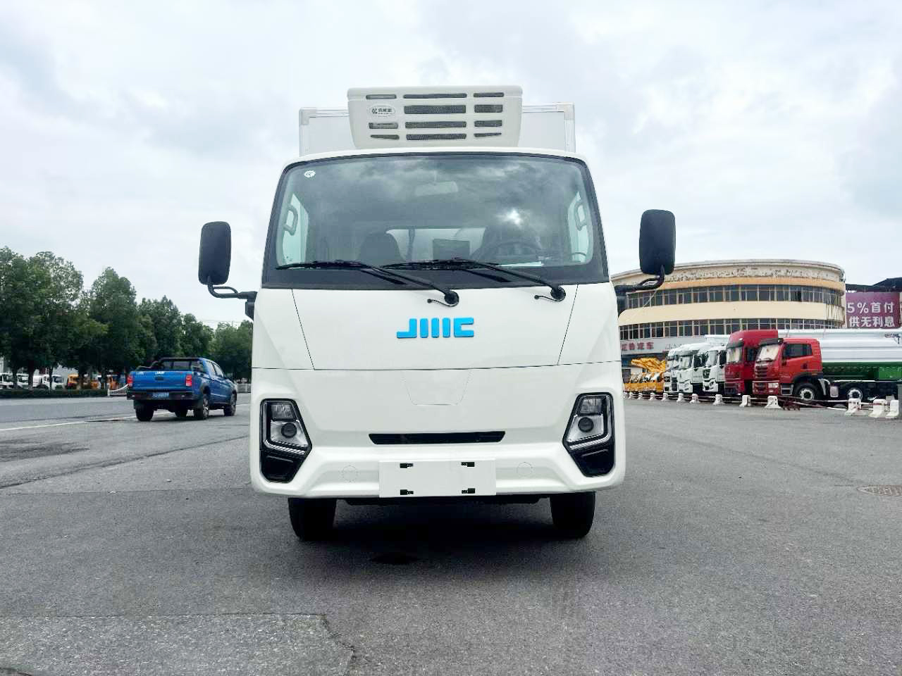 江铃E顺达纯电3.7米冷藏车
