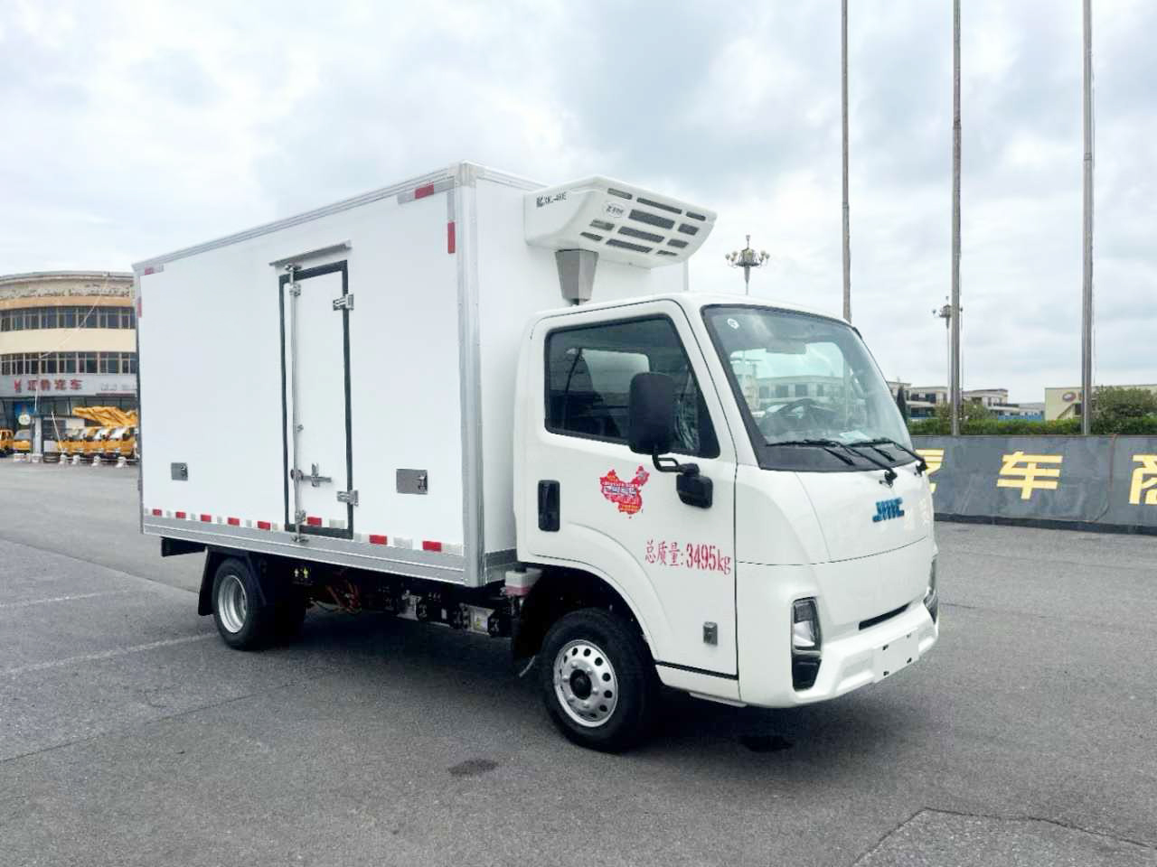 江铃E顺达纯电3.7米冷藏车