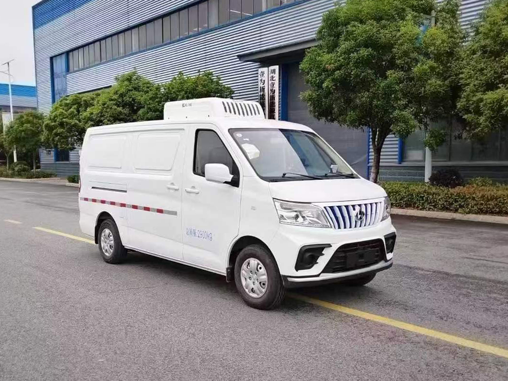 长安睿行EM80纯电动面包冷藏车