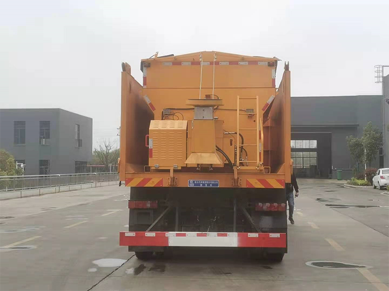 陕汽后双桥CL5250TCX6YC型除雪车