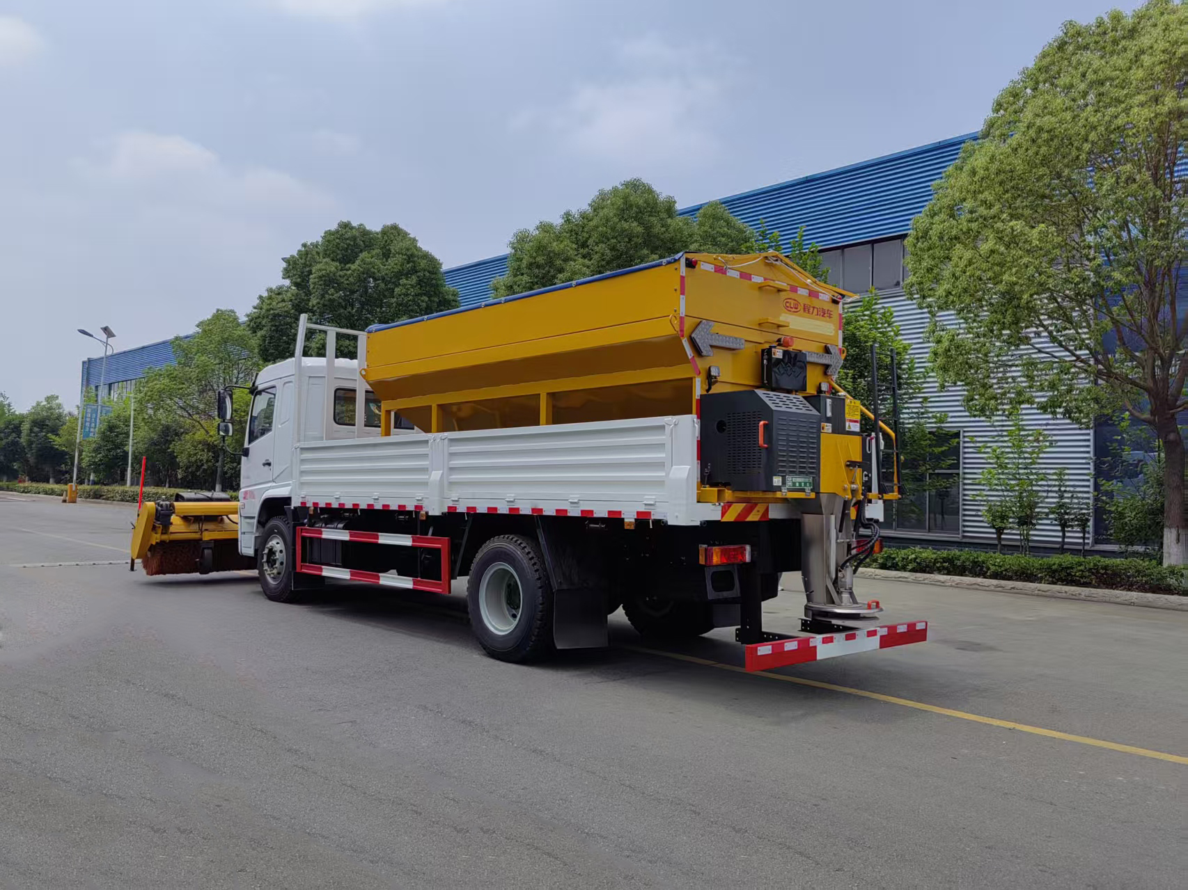 陕汽单桥除雪车