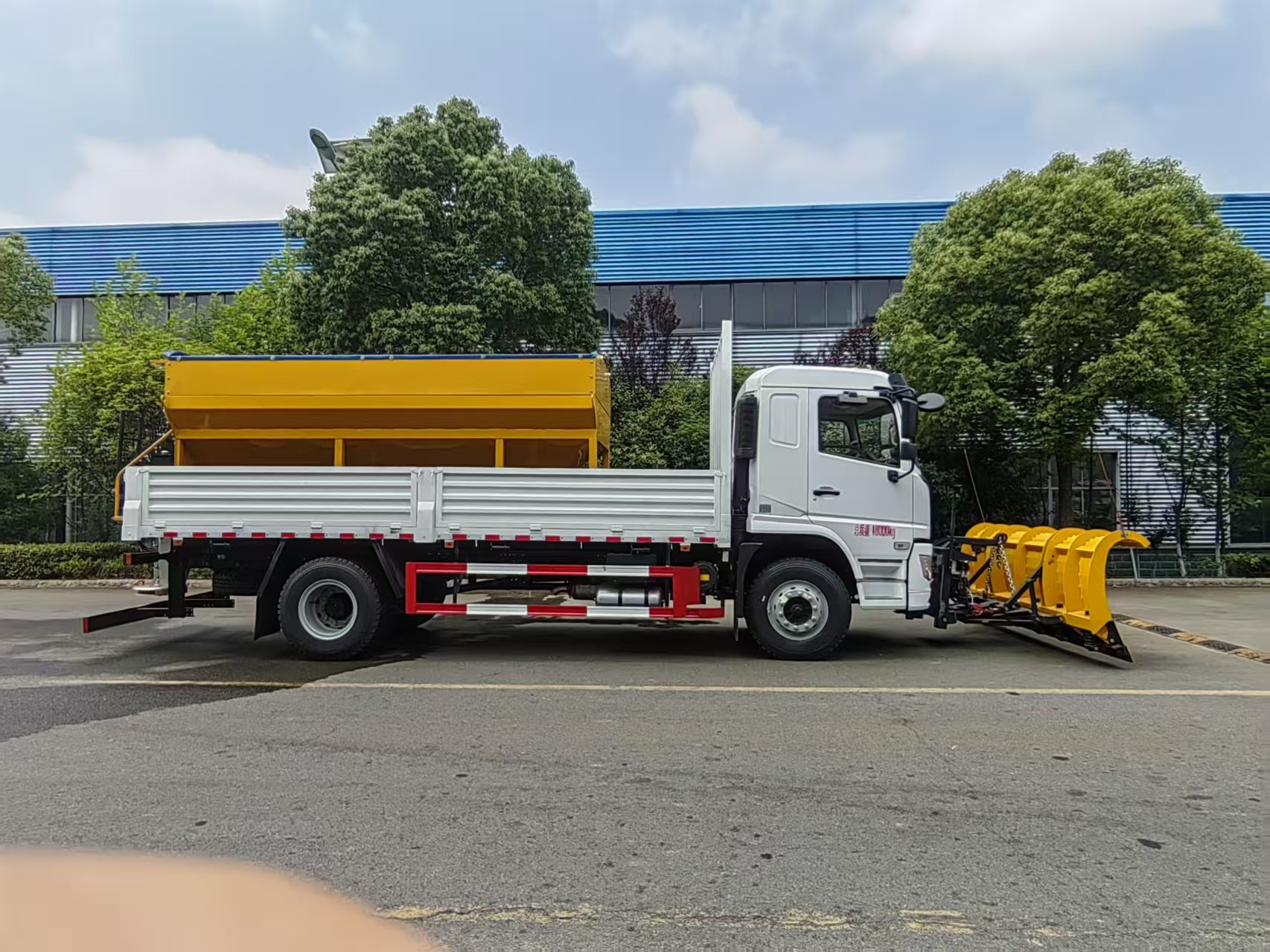 陕汽单桥除雪车