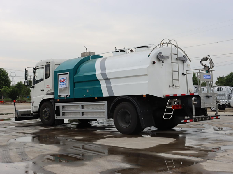  CL5182GQXBEV型纯电动清洗车