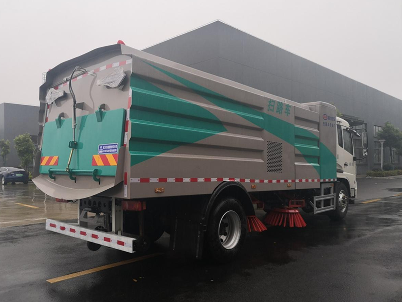 东风天锦CL5180TSLBEV型纯电动扫路车